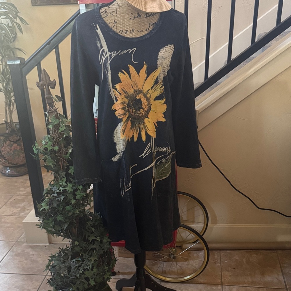 Chic Long Sleeve Black Dress with Sunflower Design